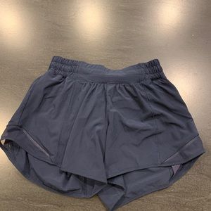 NWOT Lululemon Hotty Hot shorts
